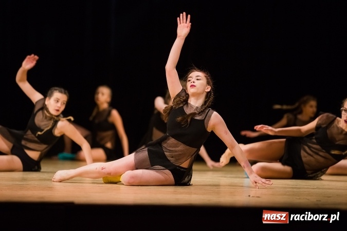 Zdjęcie w galerii na portalu naszraciborz.pl: X Powiatowy Festiwal Twórczości Artystycznej - konkurs tańca wiadomości z regionu