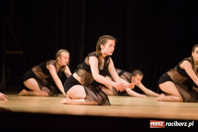 Zdjęcie w galerii na portalu naszraciborz.pl: X Powiatowy Festiwal Twórczości Artystycznej - konkurs tańca wiadomości z regionu