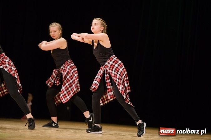 Zdjęcie w galerii na portalu naszraciborz.pl: X Powiatowy Festiwal Twórczości Artystycznej - konkurs tańca wiadomości z regionu