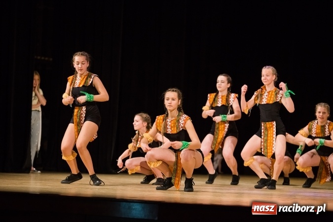 Zdjęcie w galerii na portalu naszraciborz.pl: X Powiatowy Festiwal Twórczości Artystycznej - konkurs tańca wiadomości z regionu