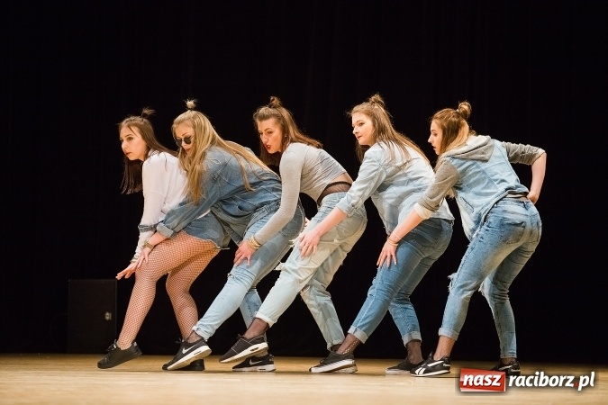 Zdjęcie w galerii na portalu naszraciborz.pl: X Powiatowy Festiwal Twórczości Artystycznej - konkurs tańca wiadomości z regionu