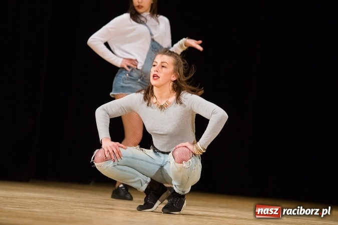 Zdjęcie w galerii na portalu naszraciborz.pl: X Powiatowy Festiwal Twórczości Artystycznej - konkurs tańca wiadomości z regionu