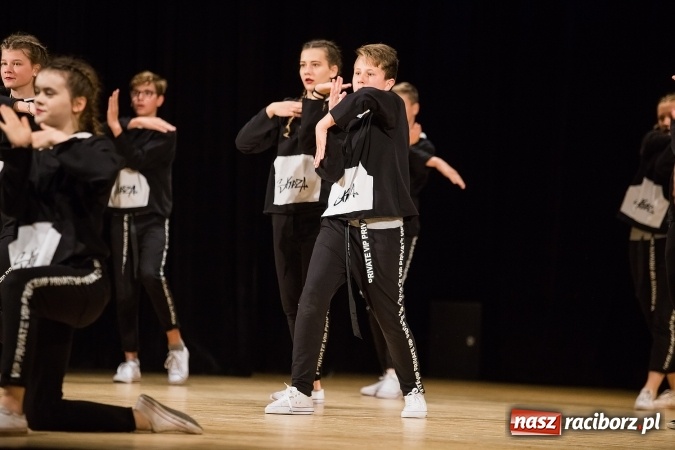 Zdjęcie w galerii na portalu naszraciborz.pl: X Powiatowy Festiwal Twórczości Artystycznej - konkurs tańca wiadomości z regionu