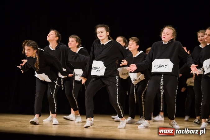 Zdjęcie w galerii na portalu naszraciborz.pl: X Powiatowy Festiwal Twórczości Artystycznej - konkurs tańca wiadomości z regionu