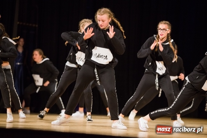 Zdjęcie w galerii na portalu naszraciborz.pl: X Powiatowy Festiwal Twórczości Artystycznej - konkurs tańca wiadomości z regionu