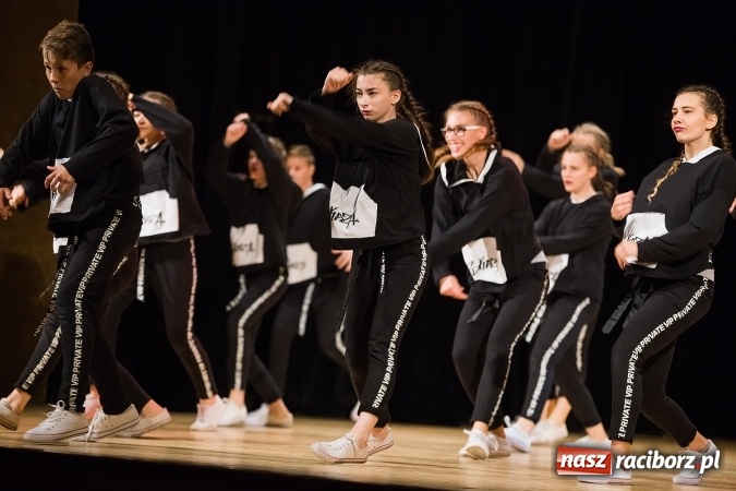 Zdjęcie w galerii na portalu naszraciborz.pl: X Powiatowy Festiwal Twórczości Artystycznej - konkurs tańca wiadomości z regionu