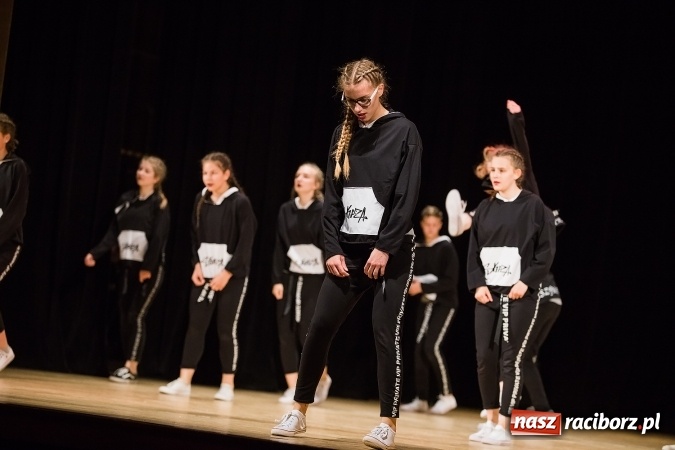 Zdjęcie w galerii na portalu naszraciborz.pl: X Powiatowy Festiwal Twórczości Artystycznej - konkurs tańca wiadomości z regionu