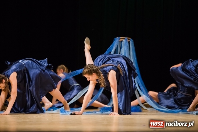Zdjęcie w galerii na portalu naszraciborz.pl: X Powiatowy Festiwal Twórczości Artystycznej - konkurs tańca wiadomości z regionu
