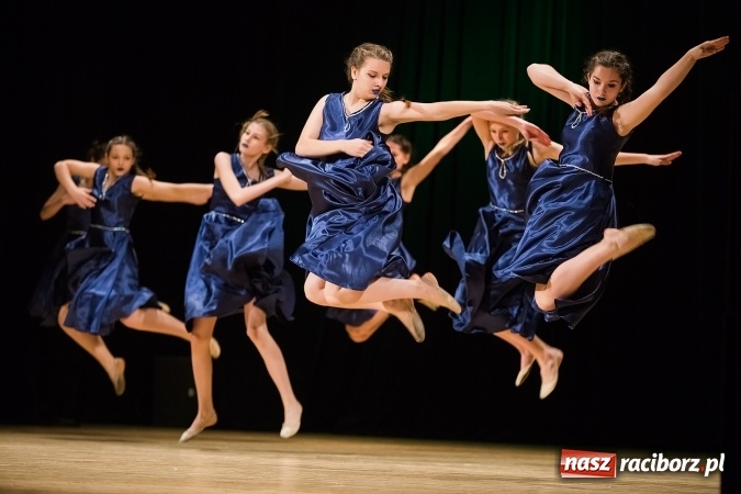 Zdjęcie w galerii na portalu naszraciborz.pl: X Powiatowy Festiwal Twórczości Artystycznej - konkurs tańca wiadomości z regionu