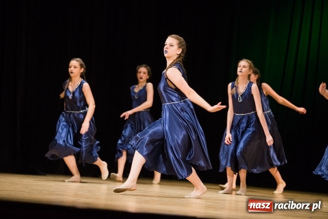 Zdjęcie w galerii na portalu naszraciborz.pl: X Powiatowy Festiwal Twórczości Artystycznej - konkurs tańca wiadomości z regionu