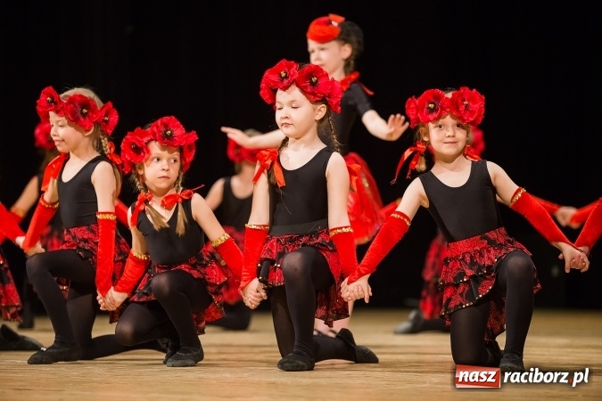 Zdjęcie w galerii na portalu naszraciborz.pl: X Powiatowy Festiwal Twórczości Artystycznej - konkurs tańca wiadomości z regionu