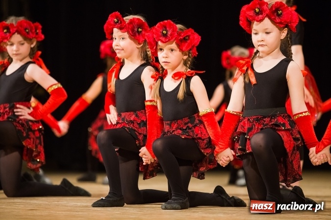 Zdjęcie w galerii na portalu naszraciborz.pl: X Powiatowy Festiwal Twórczości Artystycznej - konkurs tańca wiadomości z regionu