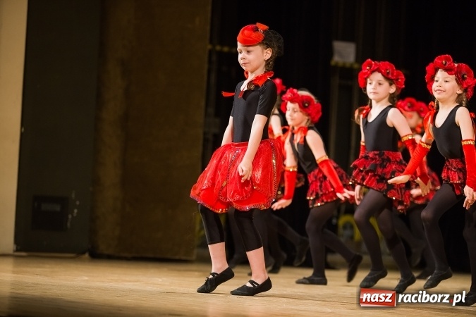 Zdjęcie w galerii na portalu naszraciborz.pl: X Powiatowy Festiwal Twórczości Artystycznej - konkurs tańca wiadomości z regionu