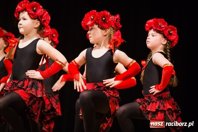 Zdjęcie w galerii na portalu naszraciborz.pl: X Powiatowy Festiwal Twórczości Artystycznej - konkurs tańca wiadomości z regionu