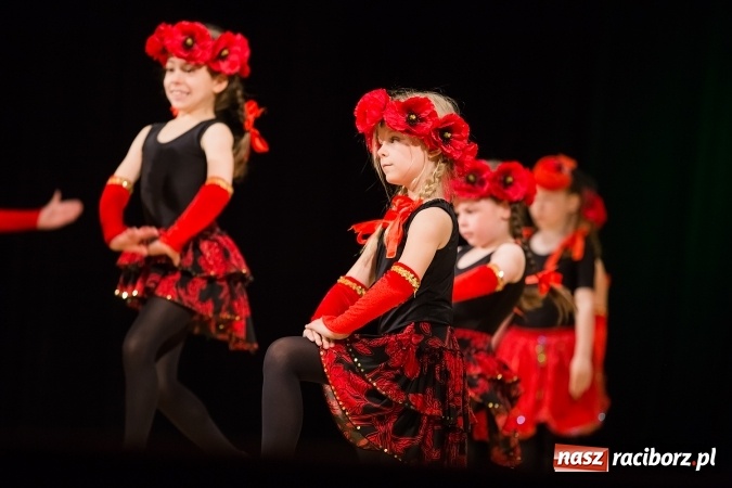 Zdjęcie w galerii na portalu naszraciborz.pl: X Powiatowy Festiwal Twórczości Artystycznej - konkurs tańca wiadomości z regionu