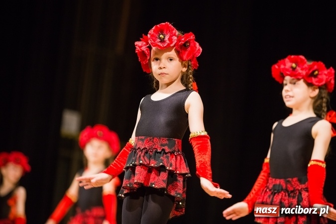Zdjęcie w galerii na portalu naszraciborz.pl: X Powiatowy Festiwal Twórczości Artystycznej - konkurs tańca wiadomości z regionu