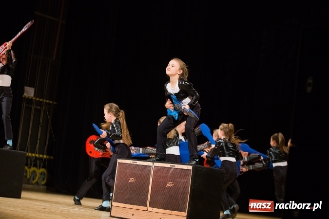 Zdjęcie w galerii na portalu naszraciborz.pl: X Powiatowy Festiwal Twórczości Artystycznej - konkurs tańca wiadomości z regionu