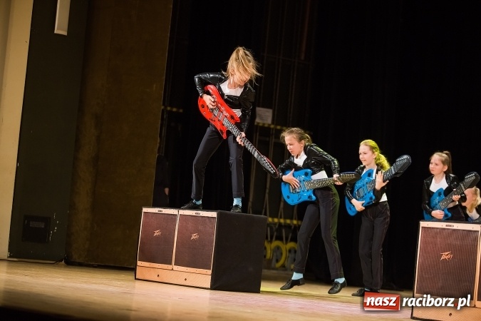 Zdjęcie w galerii na portalu naszraciborz.pl: X Powiatowy Festiwal Twórczości Artystycznej - konkurs tańca wiadomości z regionu