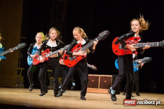 Zdjęcie w galerii na portalu naszraciborz.pl: X Powiatowy Festiwal Twórczości Artystycznej - konkurs tańca wiadomości z regionu