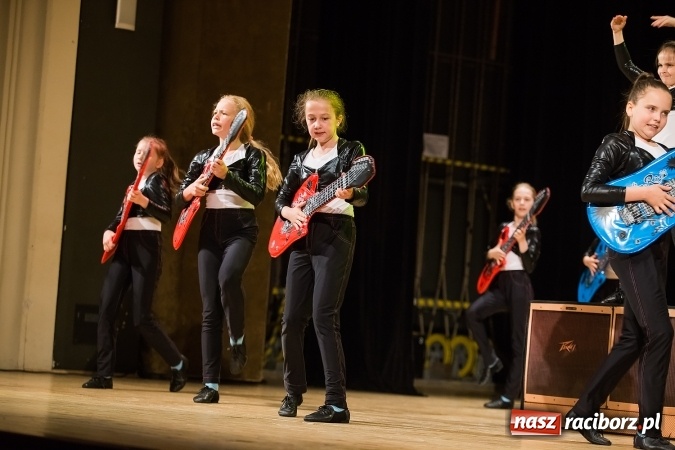 Zdjęcie w galerii na portalu naszraciborz.pl: X Powiatowy Festiwal Twórczości Artystycznej - konkurs tańca wiadomości z regionu