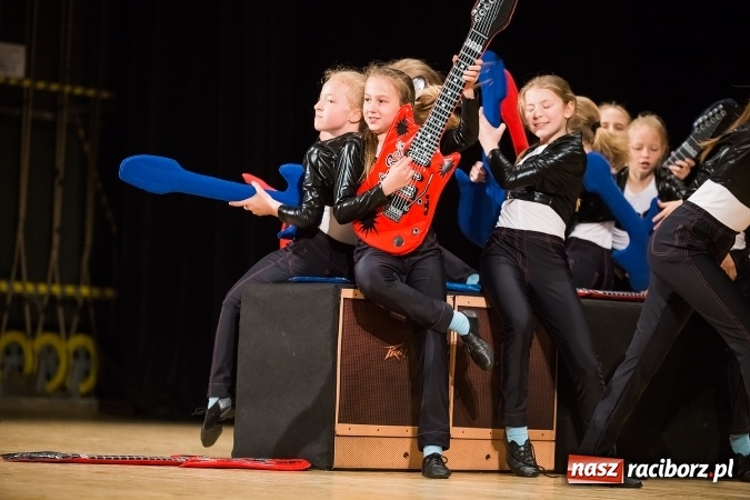 Zdjęcie w galerii na portalu naszraciborz.pl: X Powiatowy Festiwal Twórczości Artystycznej - konkurs tańca wiadomości z regionu