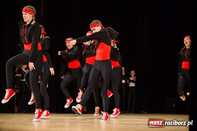 Zdjęcie w galerii na portalu naszraciborz.pl: X Powiatowy Festiwal Twórczości Artystycznej - konkurs tańca wiadomości z regionu