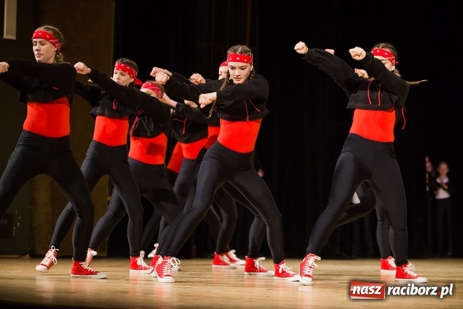 Zdjęcie w galerii na portalu naszraciborz.pl: X Powiatowy Festiwal Twórczości Artystycznej - konkurs tańca wiadomości z regionu