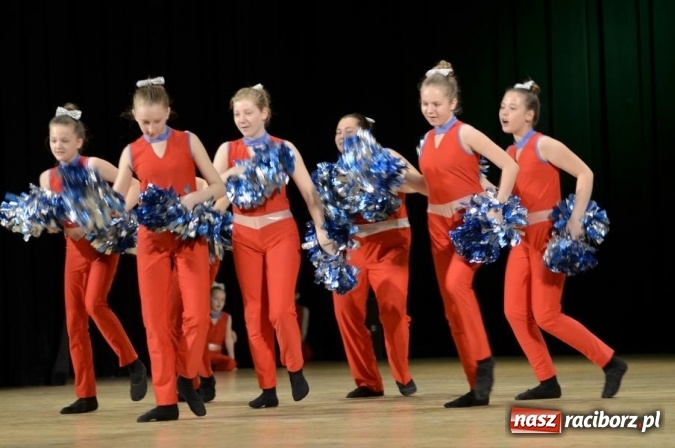 Zdjęcie w galerii na portalu naszraciborz.pl: X Powiatowy Festiwal Twórczości Artystycznej - konkurs tańca wiadomości z regionu