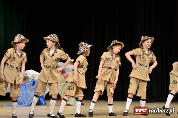 Zdjęcie w galerii na portalu naszraciborz.pl: X Powiatowy Festiwal Twórczości Artystycznej - konkurs tańca wiadomości z regionu