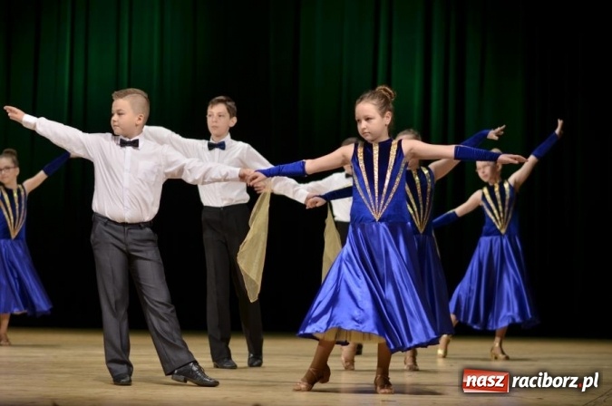 Zdjęcie w galerii na portalu naszraciborz.pl: X Powiatowy Festiwal Twórczości Artystycznej - konkurs tańca wiadomości z regionu