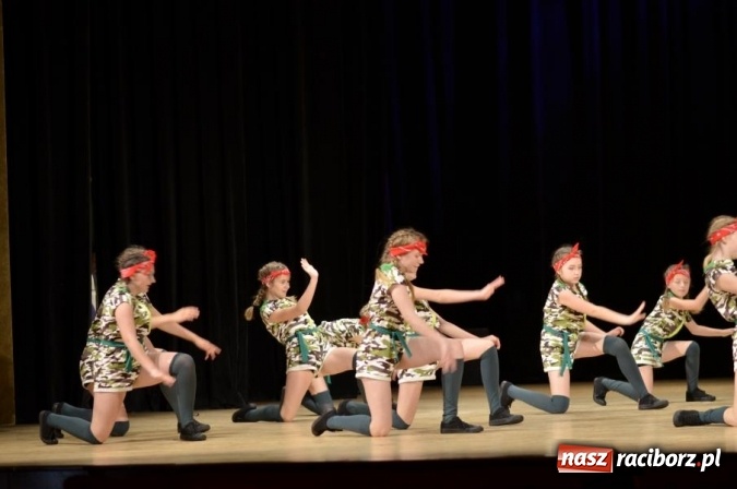 Zdjęcie w galerii na portalu naszraciborz.pl: X Powiatowy Festiwal Twórczości Artystycznej - konkurs tańca wiadomości z regionu