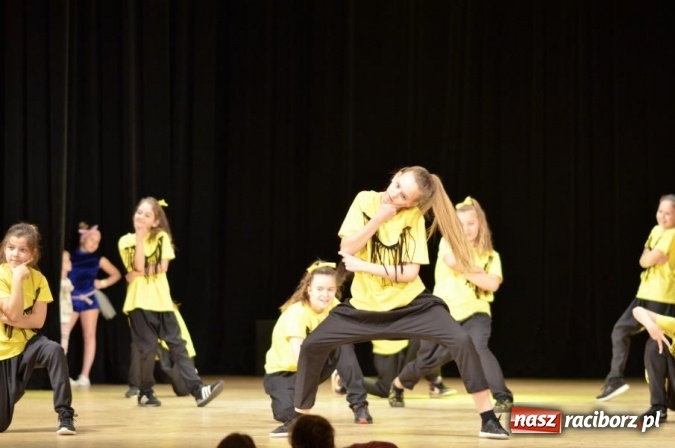 Zdjęcie w galerii na portalu naszraciborz.pl: X Powiatowy Festiwal Twórczości Artystycznej - konkurs tańca wiadomości z regionu