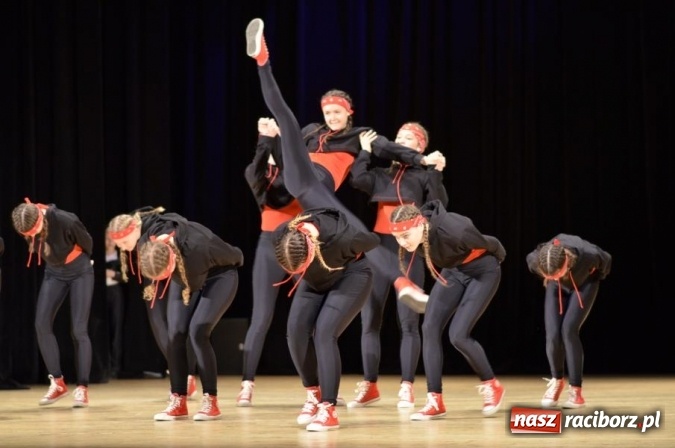 Zdjęcie w galerii na portalu naszraciborz.pl: X Powiatowy Festiwal Twórczości Artystycznej - konkurs tańca wiadomości z regionu