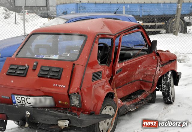 Zdjęcie w galerii na portalu naszraciborz.pl: Wypadek na Rybnickiej. Zderzenie 3 aut wiadomości z regionu