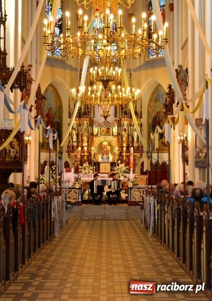 Zdjęcie w galerii na portalu naszraciborz.pl: Akordeoniści z Ukrainy zagrali na Ostrogu  wiadomości z regionu