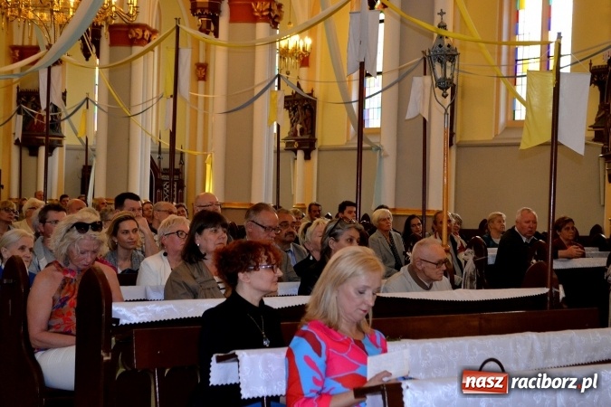 Zdjęcie w galerii na portalu naszraciborz.pl: Akordeoniści z Ukrainy zagrali na Ostrogu  wiadomości z regionu