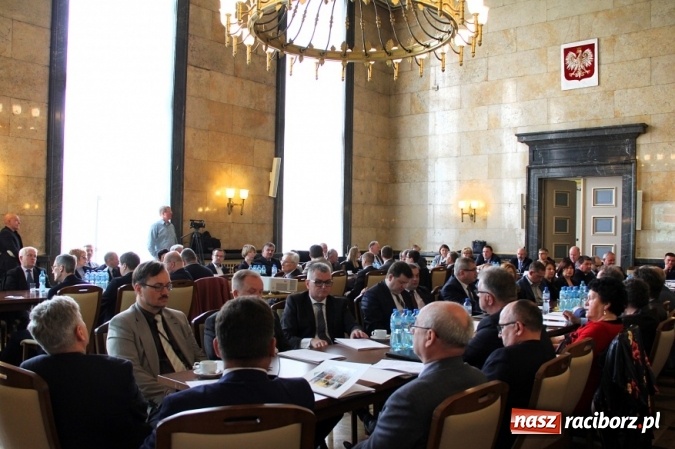 Zdjęcie w galerii na portalu naszraciborz.pl: W Śląskim Urzędzie Wojewódzkim rozmawiano o terenach zdegradowanych  wiadomości z regionu