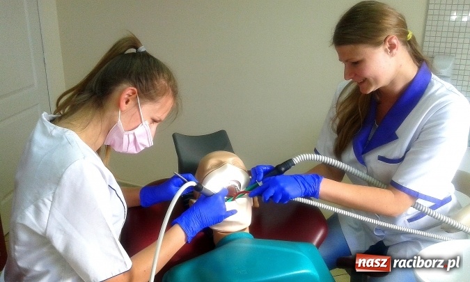 Zdjęcie w galerii na portalu naszraciborz.pl: Higienistka stomatologiczna – zawód dla Ciebie wiadomości z regionu