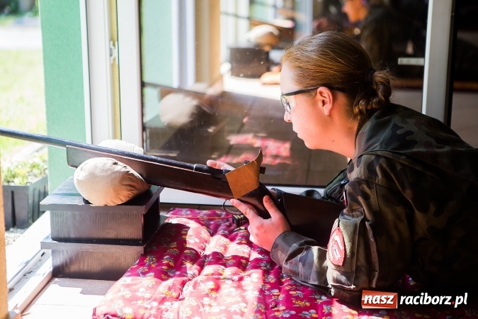 Zdjęcie w galerii na portalu naszraciborz.pl: IX Powiatowe Zawody Strzeleckie uczniów szkół ponadgimnazjalnych za nami. Uczniowie CKZiU nr 2 najlepsi wiadomości z regionu