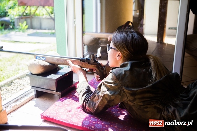 Zdjęcie w galerii na portalu naszraciborz.pl: IX Powiatowe Zawody Strzeleckie uczniów szkół ponadgimnazjalnych za nami. Uczniowie CKZiU nr 2 najlepsi wiadomości z regionu