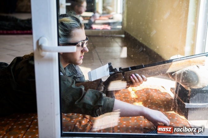 Zdjęcie w galerii na portalu naszraciborz.pl: IX Powiatowe Zawody Strzeleckie uczniów szkół ponadgimnazjalnych za nami. Uczniowie CKZiU nr 2 najlepsi wiadomości z regionu