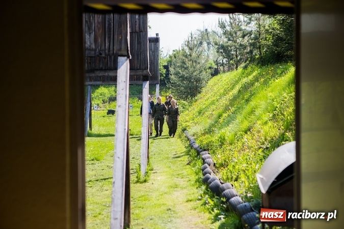 Zdjęcie w galerii na portalu naszraciborz.pl: IX Powiatowe Zawody Strzeleckie uczniów szkół ponadgimnazjalnych za nami. Uczniowie CKZiU nr 2 najlepsi wiadomości z regionu