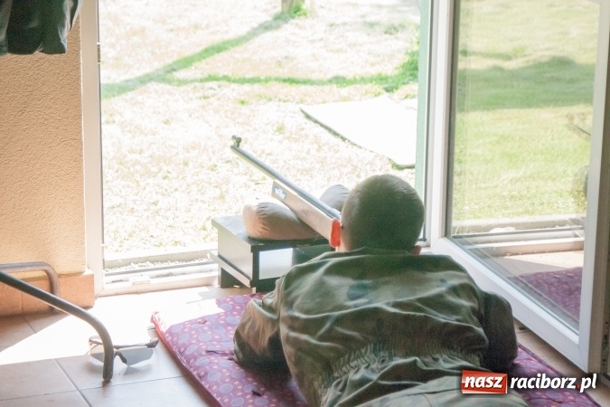 Zdjęcie w galerii na portalu naszraciborz.pl: IX Powiatowe Zawody Strzeleckie uczniów szkół ponadgimnazjalnych za nami. Uczniowie CKZiU nr 2 najlepsi wiadomości z regionu