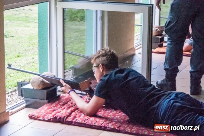 Zdjęcie w galerii na portalu naszraciborz.pl: IX Powiatowe Zawody Strzeleckie uczniów szkół ponadgimnazjalnych za nami. Uczniowie CKZiU nr 2 najlepsi wiadomości z regionu