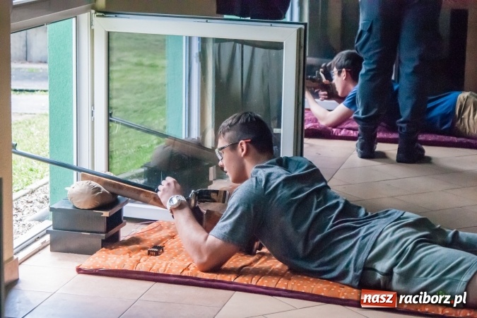 Zdjęcie w galerii na portalu naszraciborz.pl: IX Powiatowe Zawody Strzeleckie uczniów szkół ponadgimnazjalnych za nami. Uczniowie CKZiU nr 2 najlepsi wiadomości z regionu