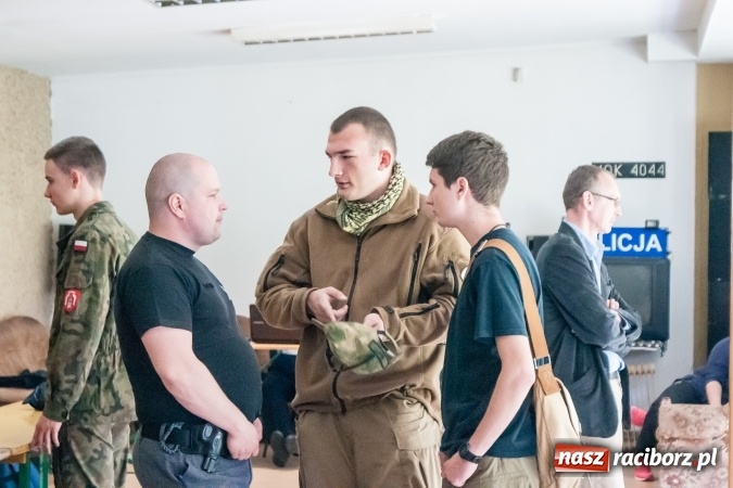 Zdjęcie w galerii na portalu naszraciborz.pl: IX Powiatowe Zawody Strzeleckie uczniów szkół ponadgimnazjalnych za nami. Uczniowie CKZiU nr 2 najlepsi wiadomości z regionu