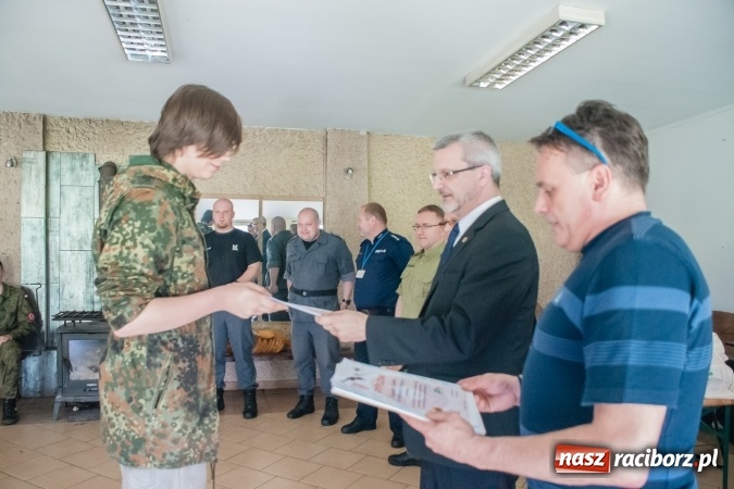 Zdjęcie w galerii na portalu naszraciborz.pl: IX Powiatowe Zawody Strzeleckie uczniów szkół ponadgimnazjalnych za nami. Uczniowie CKZiU nr 2 najlepsi wiadomości z regionu