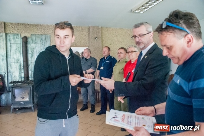 Zdjęcie w galerii na portalu naszraciborz.pl: IX Powiatowe Zawody Strzeleckie uczniów szkół ponadgimnazjalnych za nami. Uczniowie CKZiU nr 2 najlepsi wiadomości z regionu