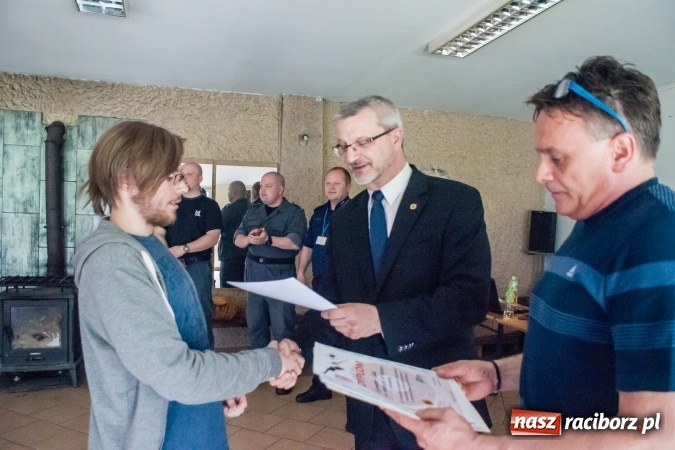 Zdjęcie w galerii na portalu naszraciborz.pl: IX Powiatowe Zawody Strzeleckie uczniów szkół ponadgimnazjalnych za nami. Uczniowie CKZiU nr 2 najlepsi wiadomości z regionu