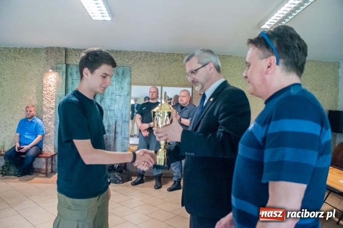 Zdjęcie w galerii na portalu naszraciborz.pl: IX Powiatowe Zawody Strzeleckie uczniów szkół ponadgimnazjalnych za nami. Uczniowie CKZiU nr 2 najlepsi wiadomości z regionu